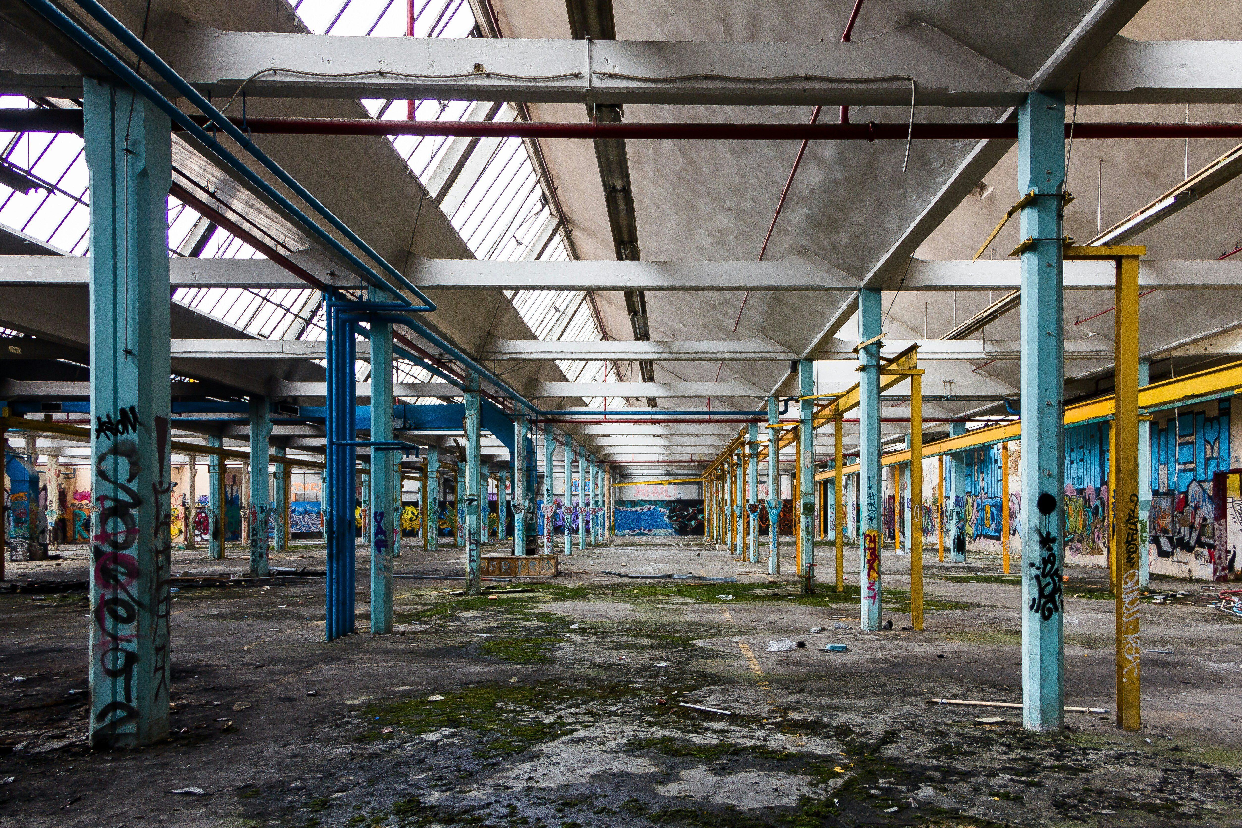 Abandoned building - Factory - Grey belt