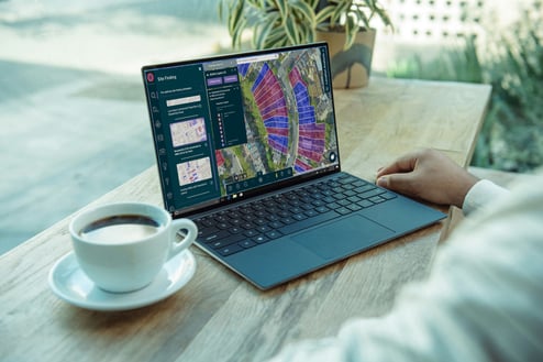 Nimbus_Laptop on Table_Site Finding_Mockup (1)